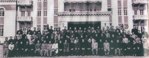 第三届一次会议全体委员合影(1961.9.30).jpg